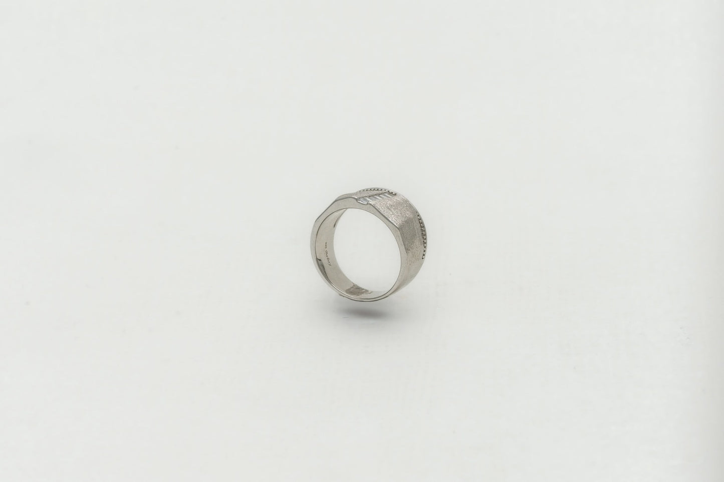 Anillo de plata