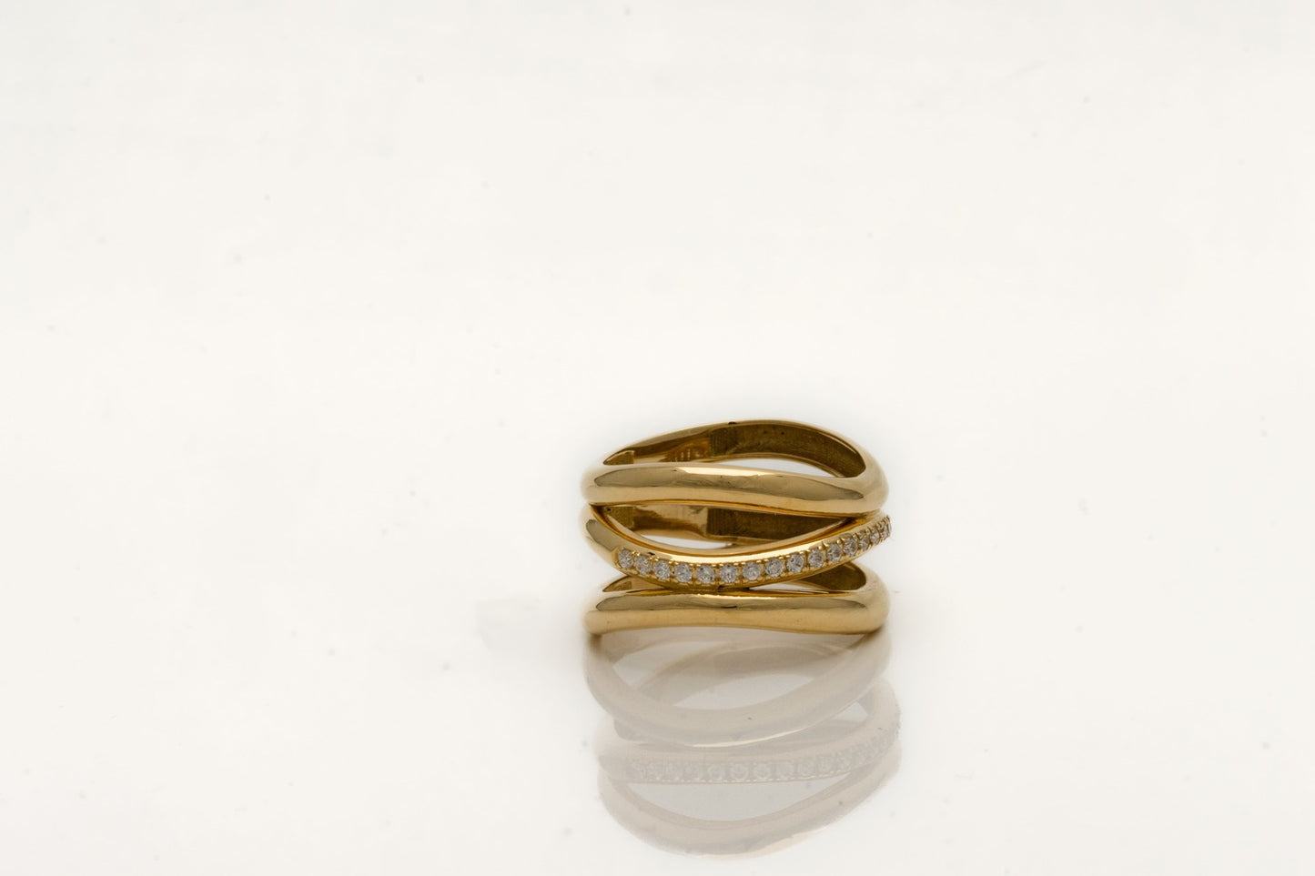 Anillo de oro y circonitas